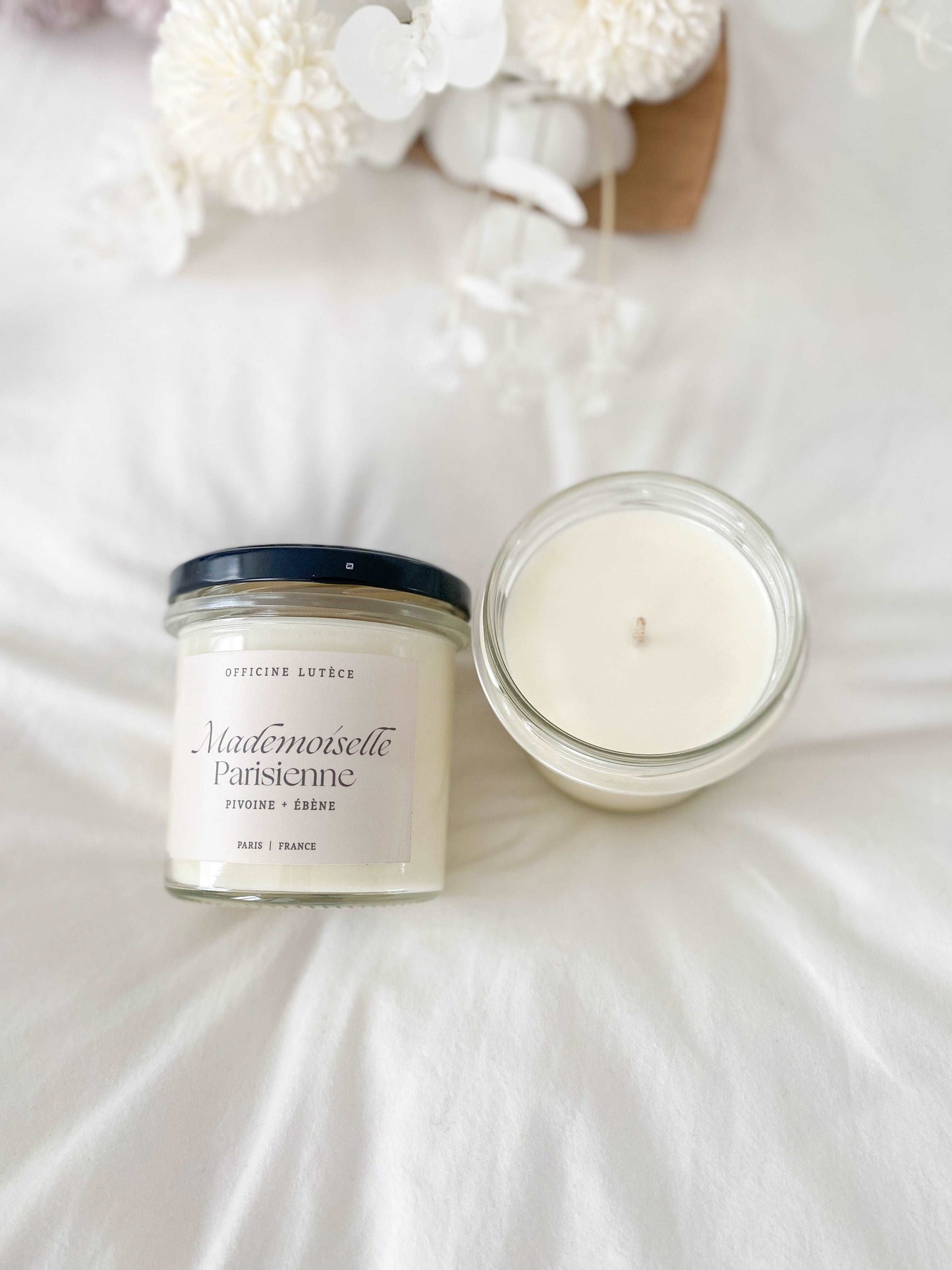 Bougie "Mademoiselle Parisienne" -  Pivoine + Ébene Officine Lutèce