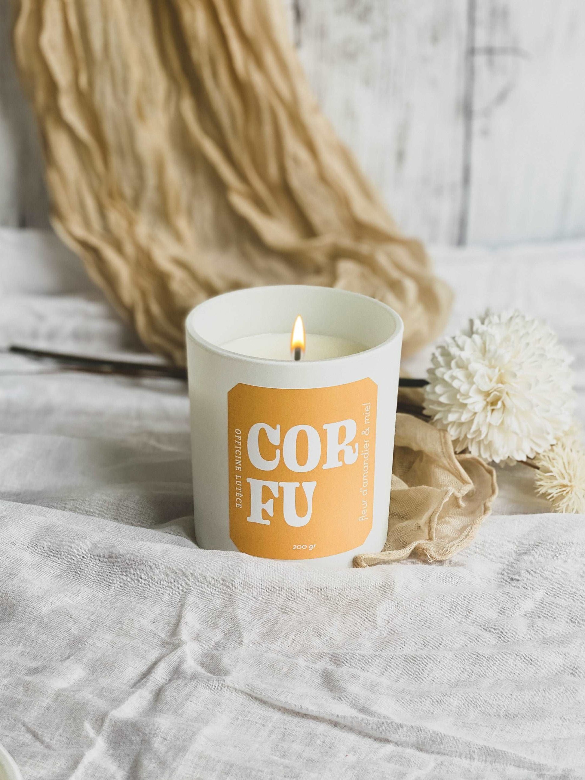 Bougie Corfu - Fleur d'amandier & Miel Officine Lutèce