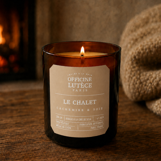 Bougie Parfumée "Le Chalet" - Cachemire et Soie Officine Lutèce