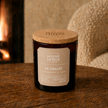 Bougie Parfumée "Le Chalet" - Cachemire et Soie Officine Lutèce